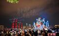 “新韵重庆·光影奇妙夜”吸引中外游客