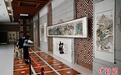 福建泉州：市民参观两岸七校校友书画联展