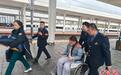 牡丹江站15分钟生死救援：轮椅与担架接力的生命时速