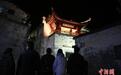 海外华媒访西递 古村“夜态”拓新境
