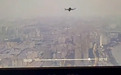 两无人机在400多米高空相撞后倒插至地标建筑防水层，涉事飞手均被罚
