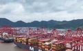 观察·国庆看港口 | 大型“访客”依次靠泊 智慧化重塑海上“钢铁森林”为外贸添“智”力