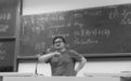 学生回忆刘欢上《西方音乐史》：他从始至终不提歌手身份，手写好几黑板的板书，旁征博引口若悬河
