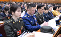 两会丨十四届全国人大四次会议举行第二次全体会议(17)