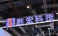 他在电梯激吻，27万人天塌