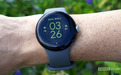 谷歌为初代Pixel Watch推送安全更新，修复紧急拨号Bug