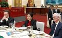 从7块到700亿：湖南打工妹，已成女首富