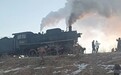 铁岭调兵山再现83岁蒸汽机车鸣笛喷雾，南方小土豆跨越2千多公里现场体验