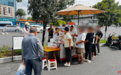 卖一份亏一份，为何还坚持？实地走访医院门口“3元抄手”午餐摊：摊主姐妹讲述初衷，称已收到数千元善款