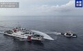 现场画面：这次菲律宾船带上记者前来侵闯，中国海警水炮喷射、将其驱离