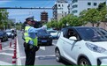 引导停车、指路保畅、查纠违法、推车帮扶，五一假期第一天，武汉交警在路上
