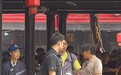 孙杨、秦昊、伊能静现身开封万岁山，马頔李纯还参加了王婆说媒，游客：大家还在一起斗舞