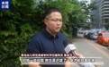 路遇车祸人员被困，青年教师紧急破窗救援