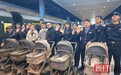 首次回到老家！武汉出生的新疆五胞胎平安抵达乌鲁木齐