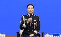 脱下橄榄绿换上藏青蓝，她在国门站了34年