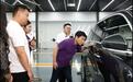 魏建军现身成都亲自交付魏牌V9X，车企董事长何必如此操劳？