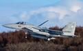日本显摆武力，老旧战机表演不堪重负？外媒：F15J/DJ战机掉高度