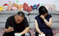 镜观中国·新华社国内新闻照片一周精选丨9年考下13证，这位“工地大叔”不容易
