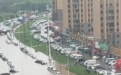 沈阳雨后多辆车被淹，街道办：因雨下得太急了，不是每次都这样