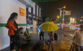 广西柳州再度发生5.2级地震，红星新闻记者亲历：晚11时许，仍有市民蹲在街边未回家