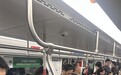 武汉强降雨，这是今天的地铁早高峰