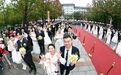 今天，32对新人在哈尔滨雨中完婚，高清大图！不仅颜值高，还都是……