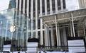 iPhone Duo明日开售，纽约第五大道苹果旗舰店提前布置巨型模型