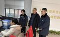 母亲病重昏迷，密码忘了咋办？他们的举动太暖心