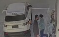 警方回应无牌路虎加油后逃单