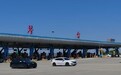 五一假期尾声湖北高速迎来返程高峰，车流井然平稳返城