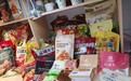 四川一高校给学生发中秋国庆大礼包，学生称“零食多到数不过来”