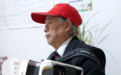 82岁教师乘首班公交翻山送教4年，山村小学课堂有了手风琴声