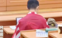 中国留学生在课堂身披旭日旗，莫斯科大学中国学联通报：校方已启动调查