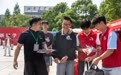 镜观中国·新华社国内新闻照片一周精选丨“八个鸡蛋接考”考生贺永辉开学报到