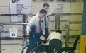 地铁站突发！老人胸闷浑身乏力，4站联动接力守护