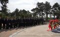 中国驻朝鲜大使馆祭扫志愿军烈士陵园，大使王亚军诵读祭文
