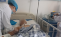 “男子借宿同学家行凶致1死1重伤案”一审开庭暂取消 家属：幸存者留下严重后遗症，不谅解