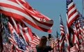 美国洛杉矶：“旗海”纪念“9·11”恐怖袭击事件遇难者(1)
