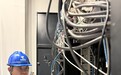 下午两点记者体验高温岗|街头“蒸笼”里，电信装维工程师为千家万户送去“网”络清凉