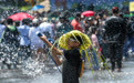 一周看天下丨缅甸仰光：欢庆泼水节