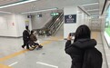 返乡大学生化身“无障碍体验官”，用轮椅测评福州空铁联运