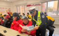 出行安全有守护、身体健康有关怀！包头育才社区用心关爱外卖骑手