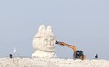 哈尔滨最高气温达12℃，拉布布大雪人因融化被拆除，当地回应另一“大美龙江”巨型雪人近况：暂无拆除计划，会24小时监测融化情况并及时修补