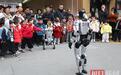 幼儿园“开学第一课”，硬核机器人来炫技