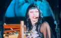 Lady Gaga东京演唱会突然暂停表演，发声谴责