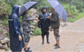 暴雨来袭，他们穿着拖鞋挺进受灾村