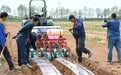 青岛：“田间课堂” 助农增收(5)