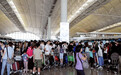 谴责！香港罢工致交通瘫痪：超170架航班取消 港铁多线停运