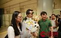 被香港暴徒殴打的记者付国豪回京 胡锡进亲自迎接