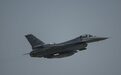 美国驻欧空军一架F16战机在德国坠毁 飞行员受伤